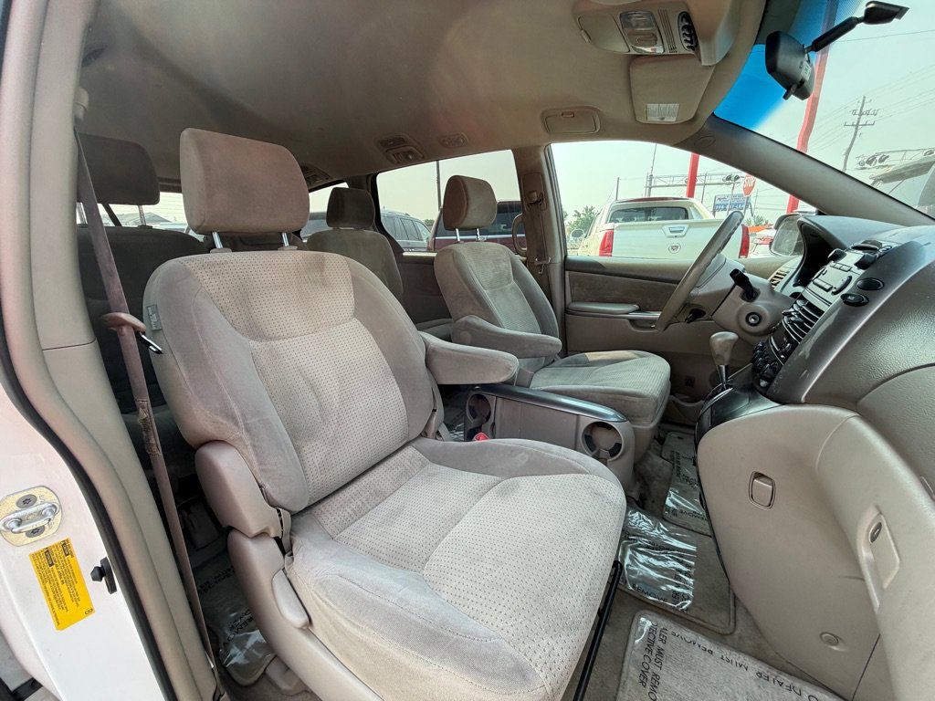 Used 2008 Toyota Sienna CE FWD image 9