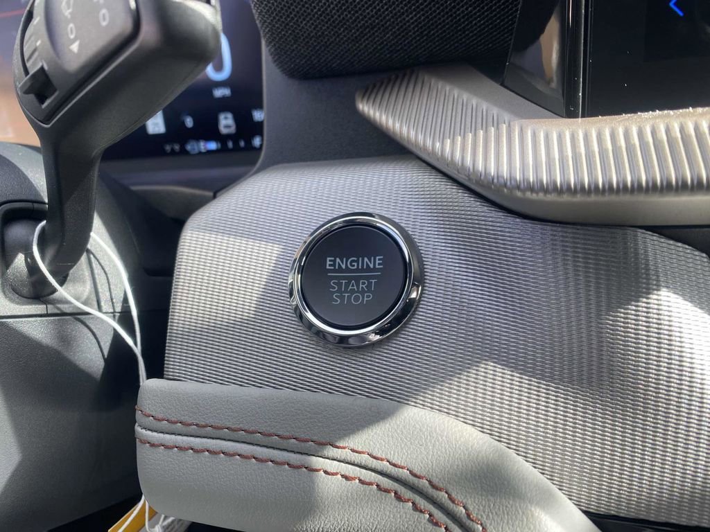 New 2025 Ford Explorer Active w/ Active Comfort Package image 23