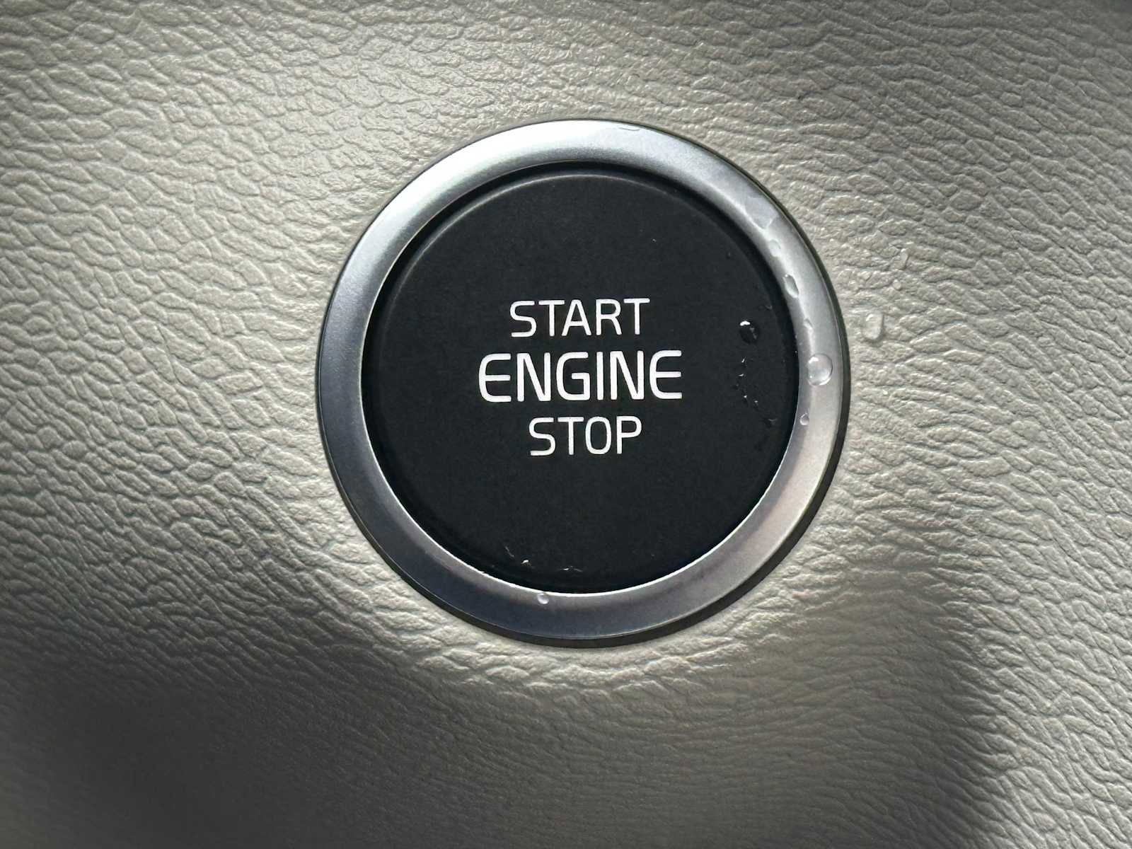 New 2026 Volvo XC40 B5 Plus w/ Protection Package Premier image 33