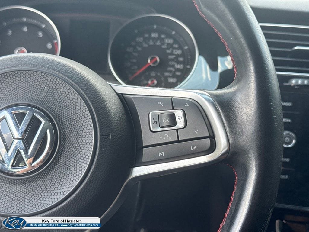 Used 2018 Volkswagen GTI SE FWD image 25