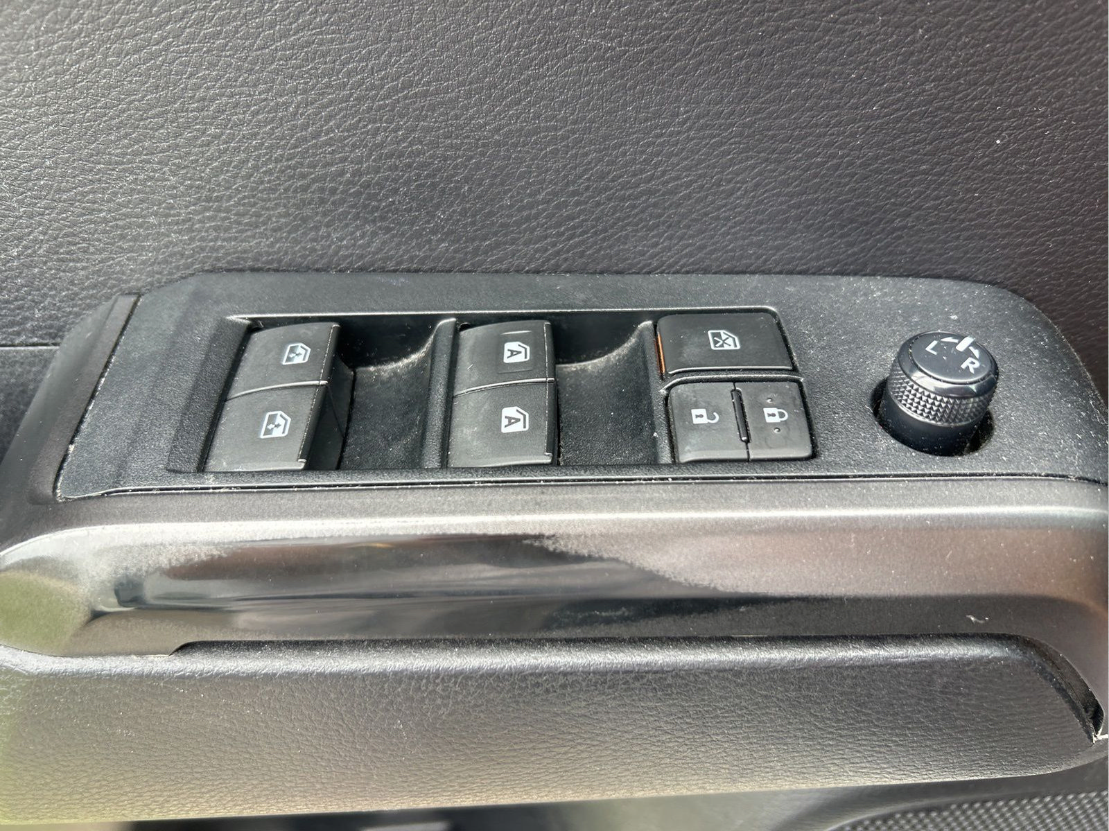 Used 2020 Toyota Tacoma TRD Sport AWD/4WD image 24