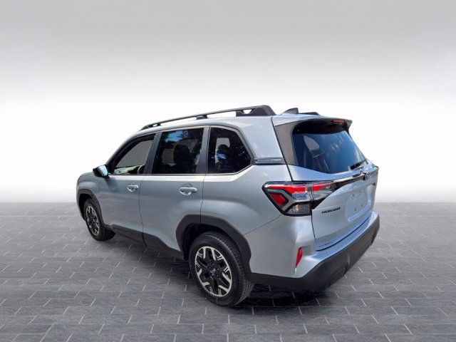 Used 2025 Subaru Forester Premium AWD/4WD image 5