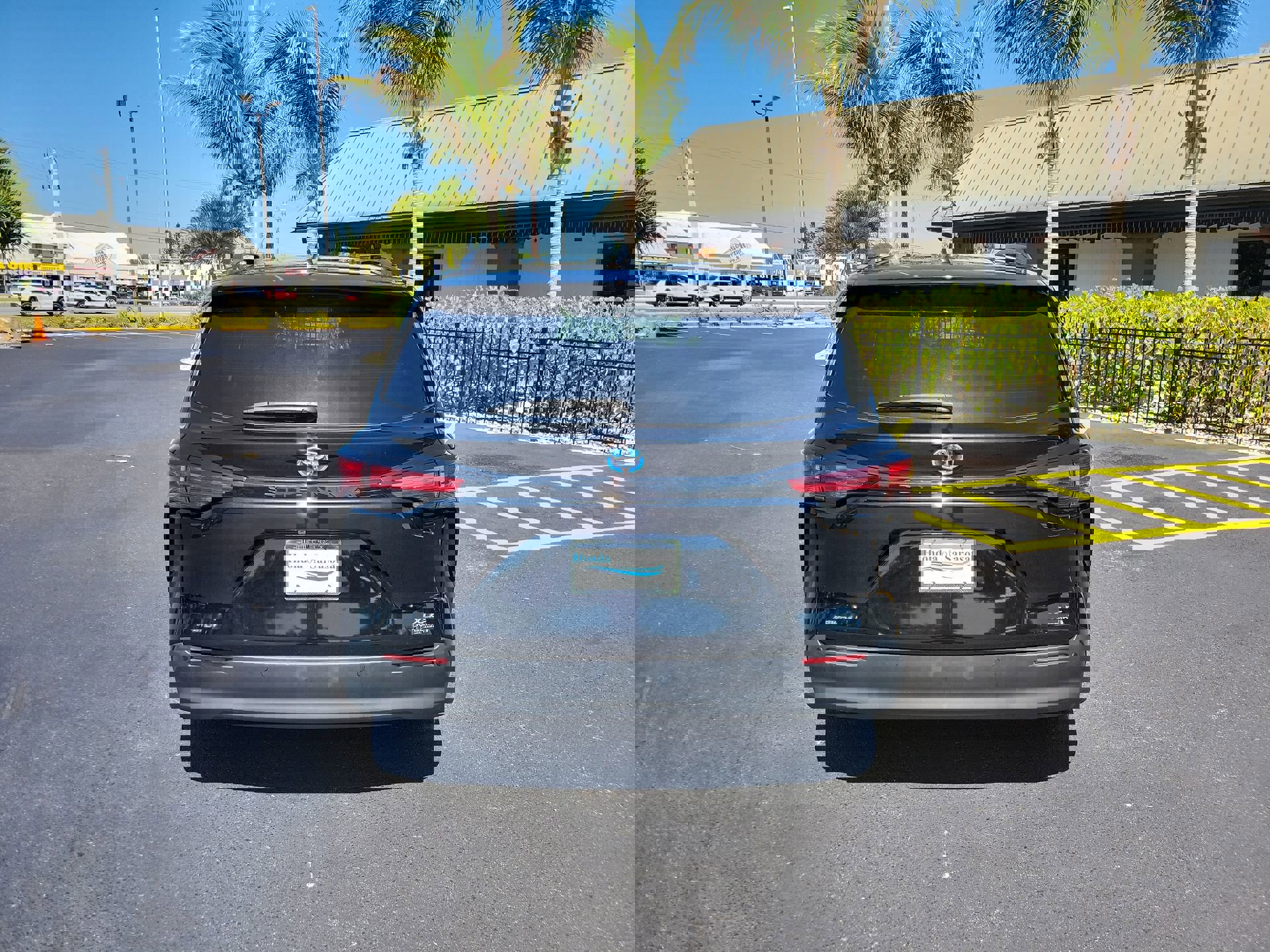 Used 2021 Toyota Sienna XLE AWD/4WD image 7