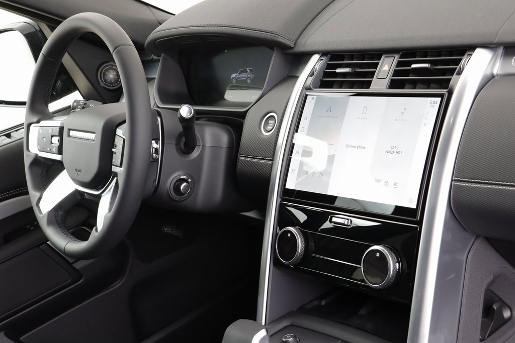 New 2026 Land Rover Discovery Limited Edition image 23