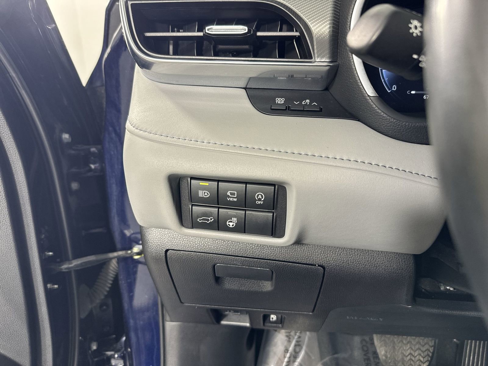 Used 2023 Toyota Highlander Platinum image 14