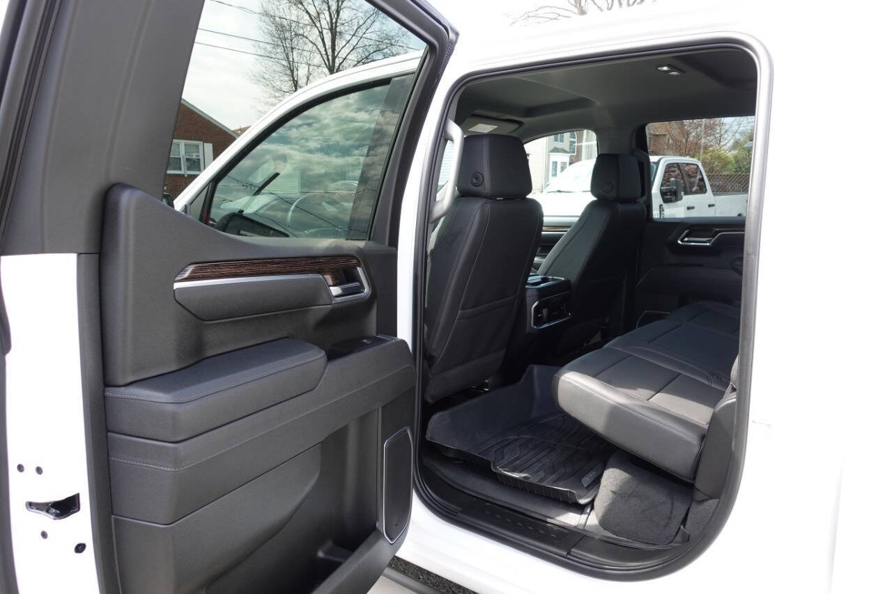 Used 2025 GMC Sierra 1500 Elevation w/ Elevation Premium Package AWD/4WD image 21