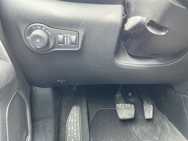Used 2022 Jeep Compass Latitude w/ Sun and Sound Group image 18