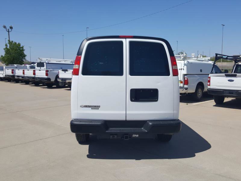 Used 2016 Chevrolet Express 2500 RWD image 8