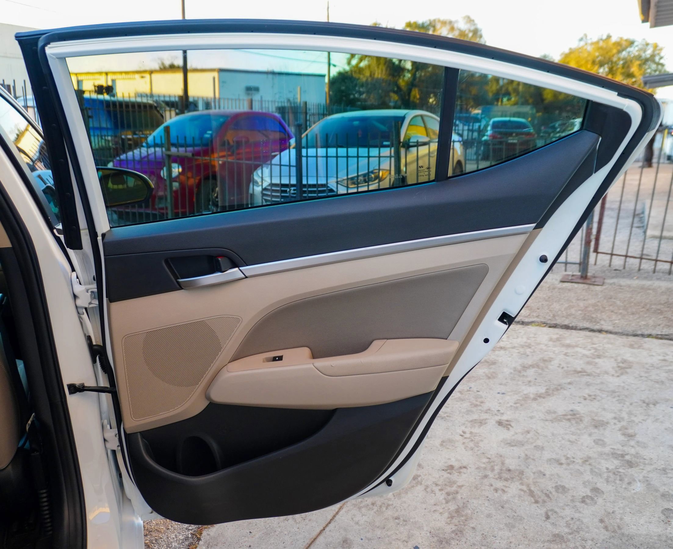 Used 2020 Hyundai Elantra ECO image 16