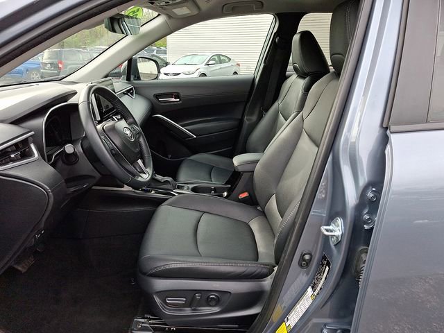 Used 2025 Toyota Corolla Cross XLE FWD image 14