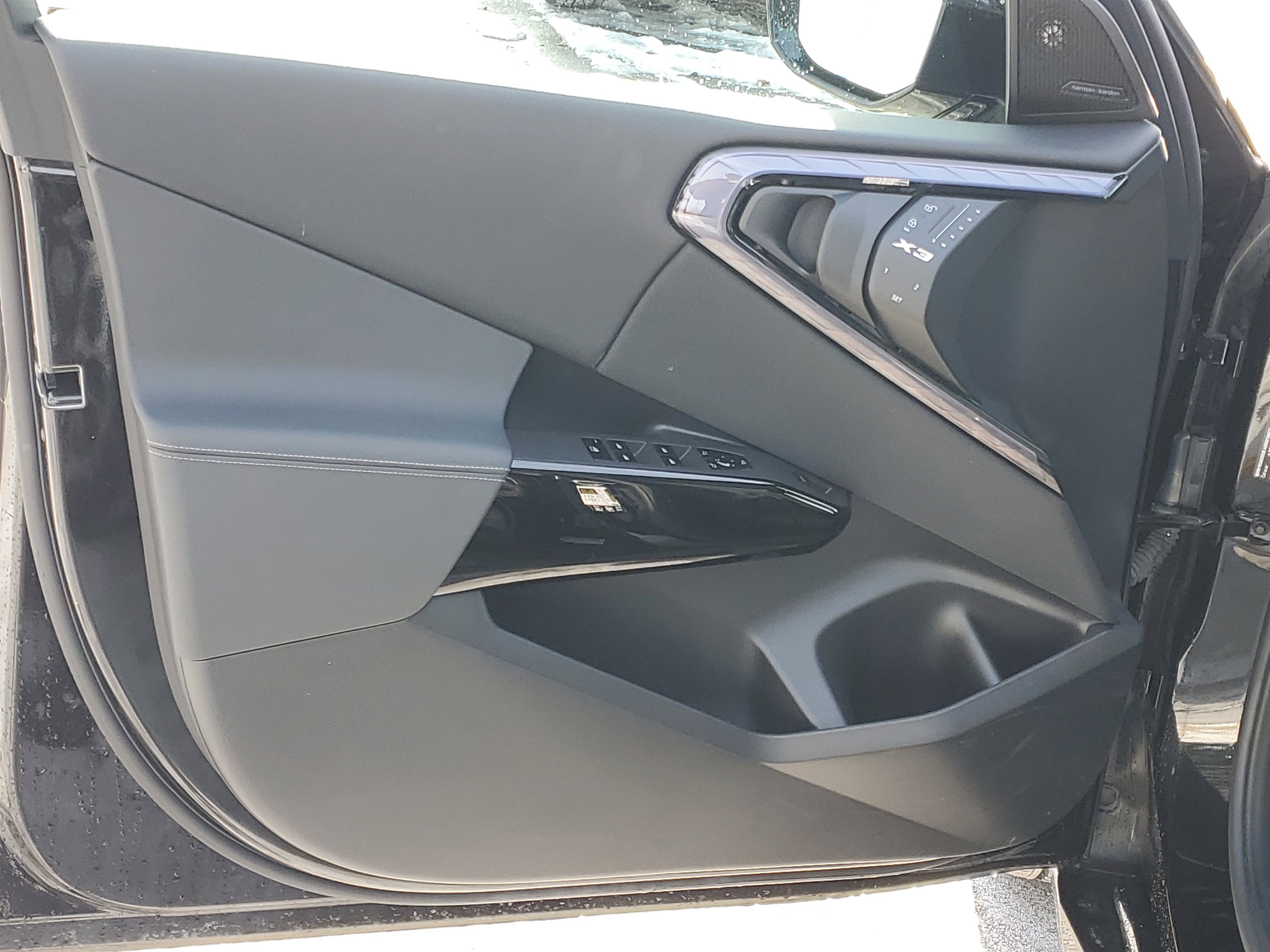 Used 2025 BMW X3 M50 w/ Premium Package image 5