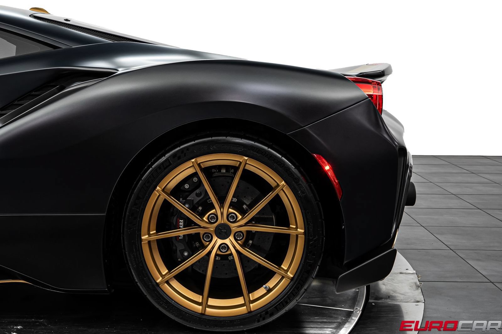 Used 2020 Ferrari 488 Pista Coupe RWD image 24