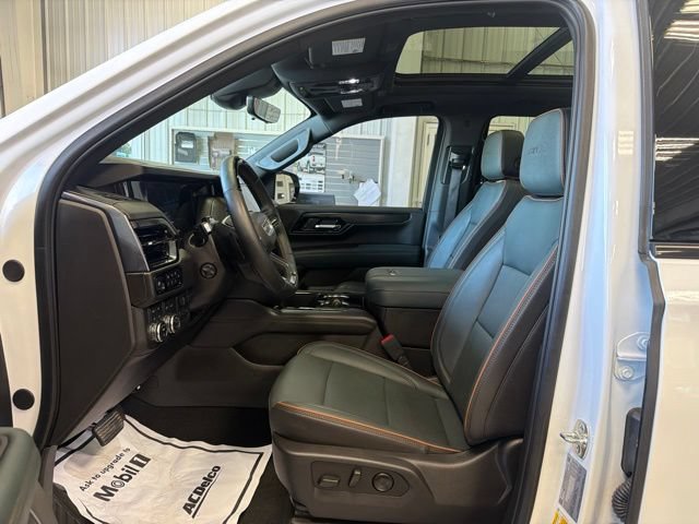 Used 2025 GMC Yukon AT4 w/ AT4 Premium Plus Package AWD/4WD image 11