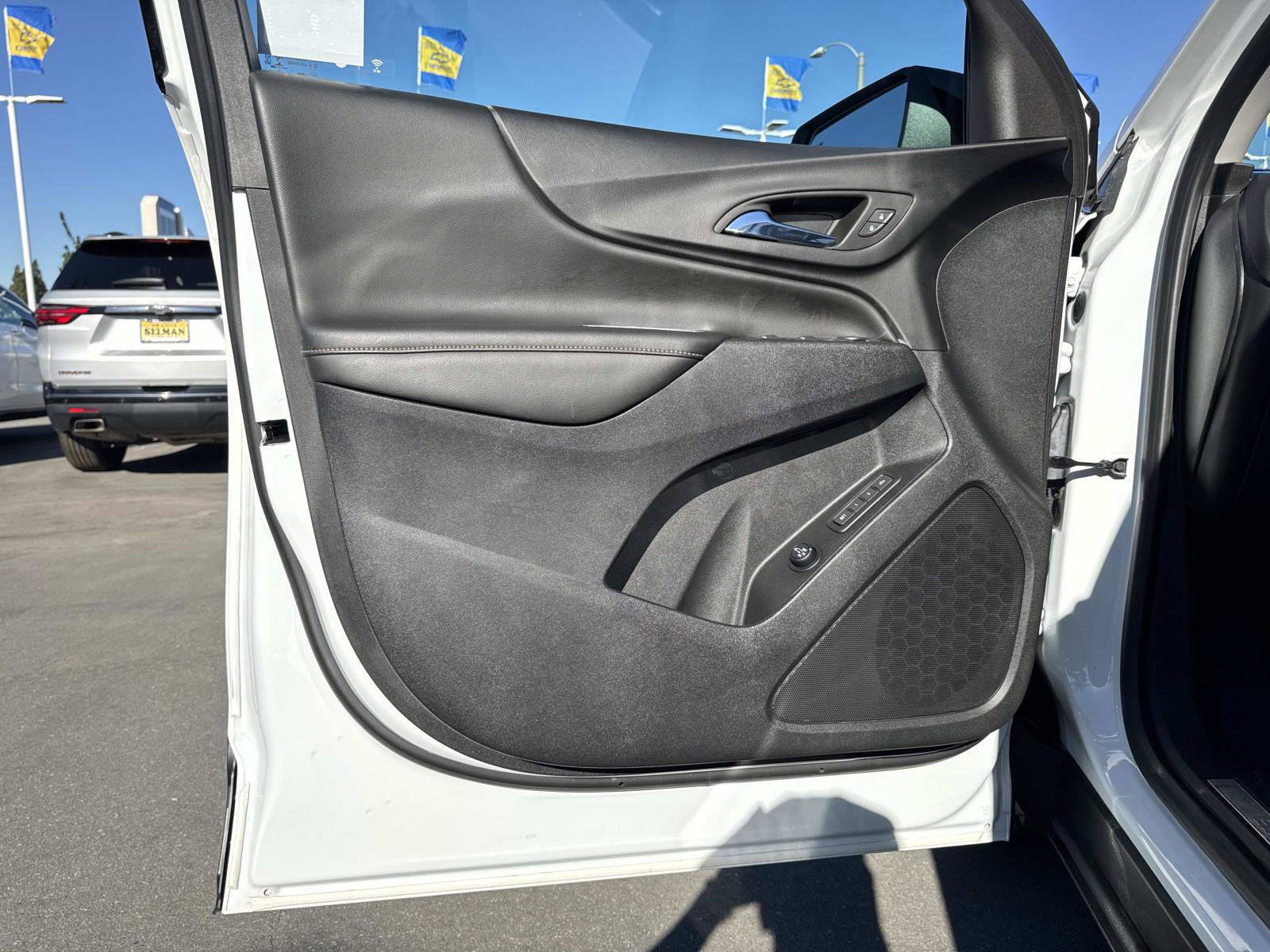 Used 2022 Chevrolet Equinox Premier image 17