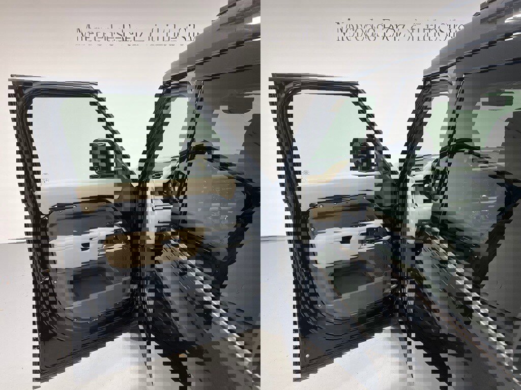 Used 2024 Land Rover Defender 110 S image 17