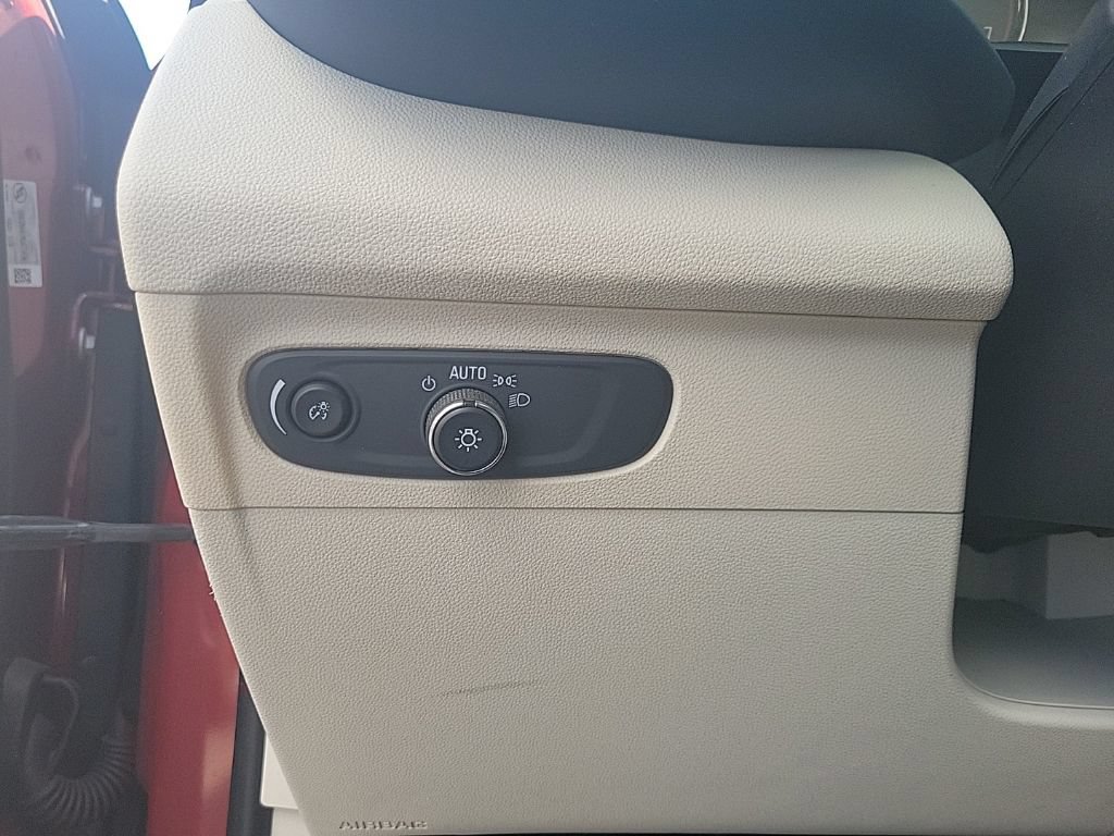 Used 2021 Buick Envision Essence FWD image 38