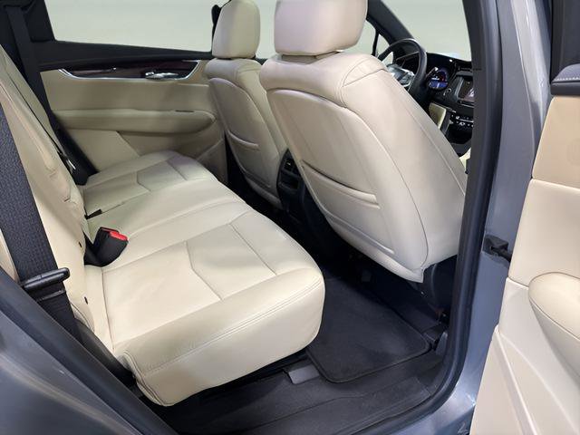 Used 2017 Cadillac XT5 Luxury w/ Driver Awareness Package FWD image 31
