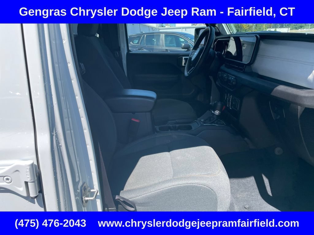 Used 2024 Jeep Wrangler Unlimited w/ Convenience Group AWD/4WD image 23