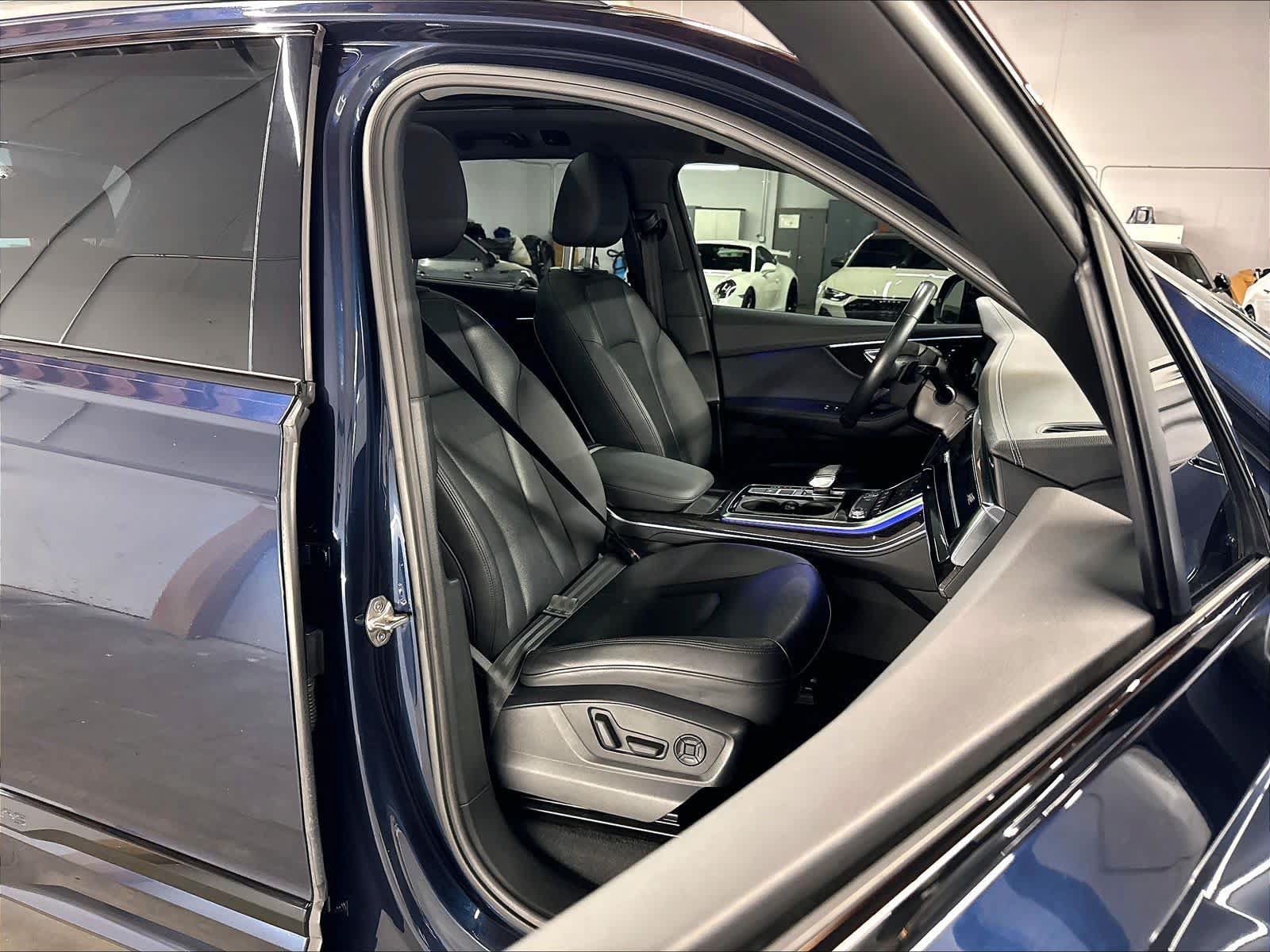 Used 2023 Audi Q7 2.0T Premium Plus w/ Premium Plus Package AWD/4WD image 11