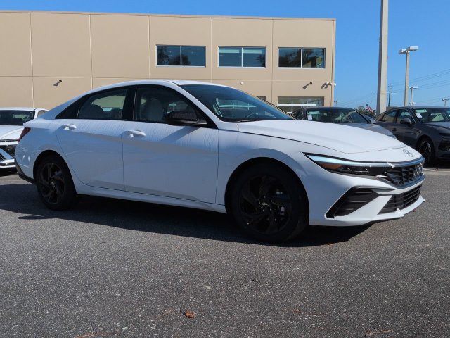 New 2026 Hyundai Elantra SEL Sport FWD image 3