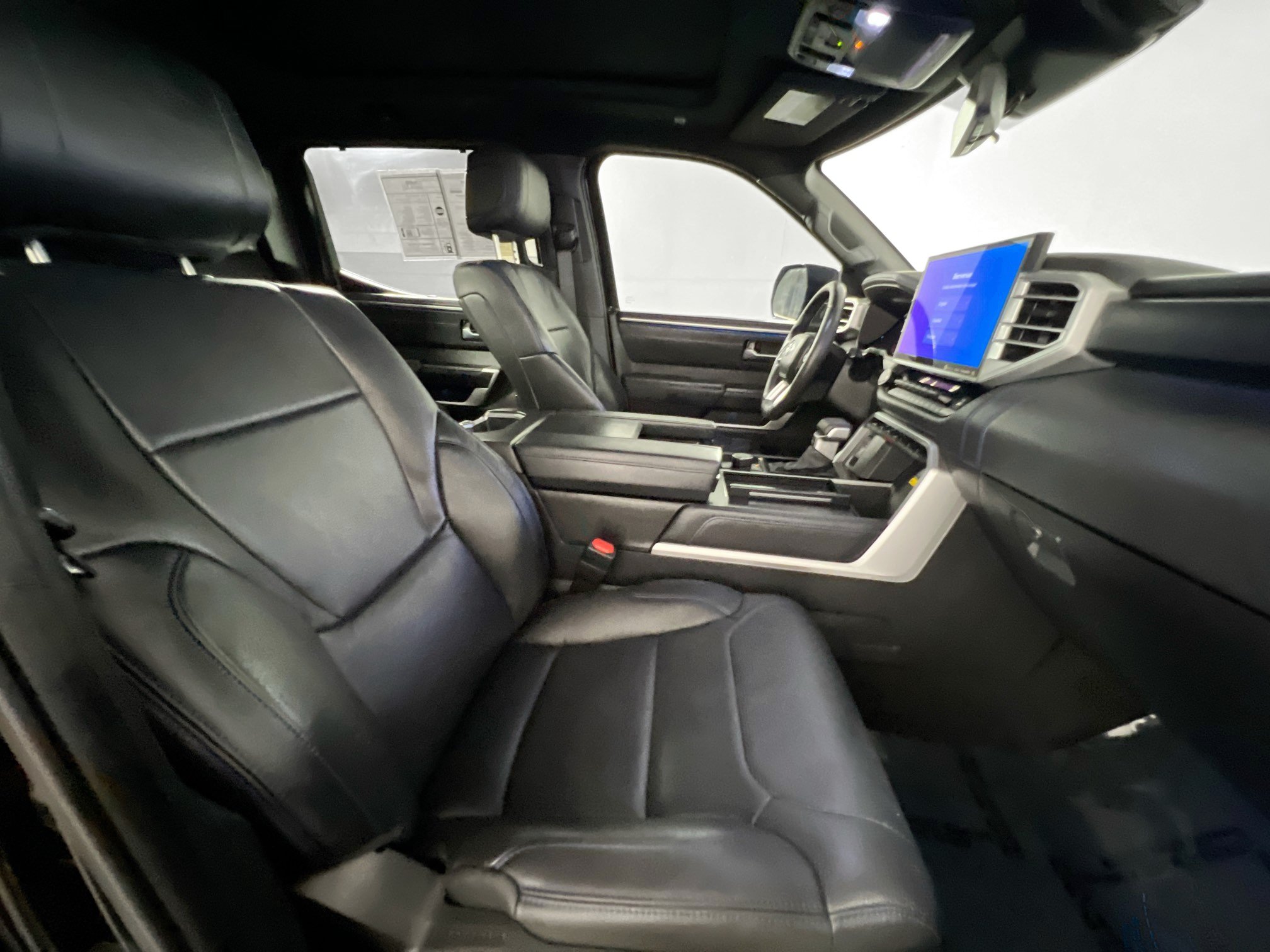 Used 2024 Toyota Tundra Platinum RWD image 31