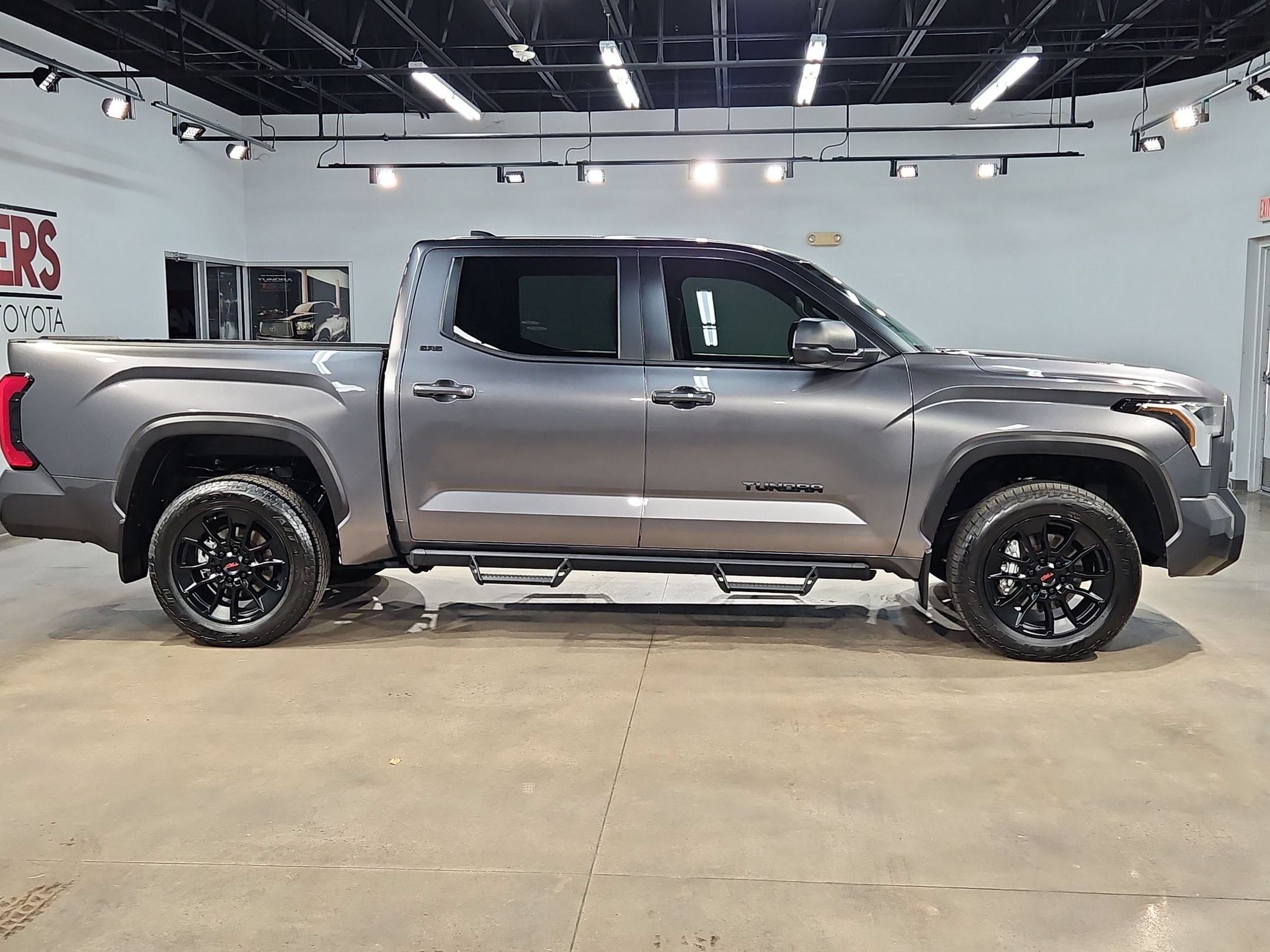 Used 2024 Toyota Tundra SR5 w/ SR5 Premium Package AWD/4WD image 8