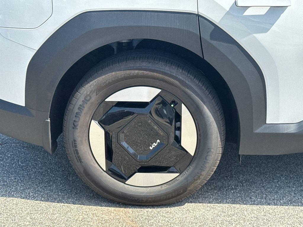 New 2024 Kia EV9 Light RWD image 17