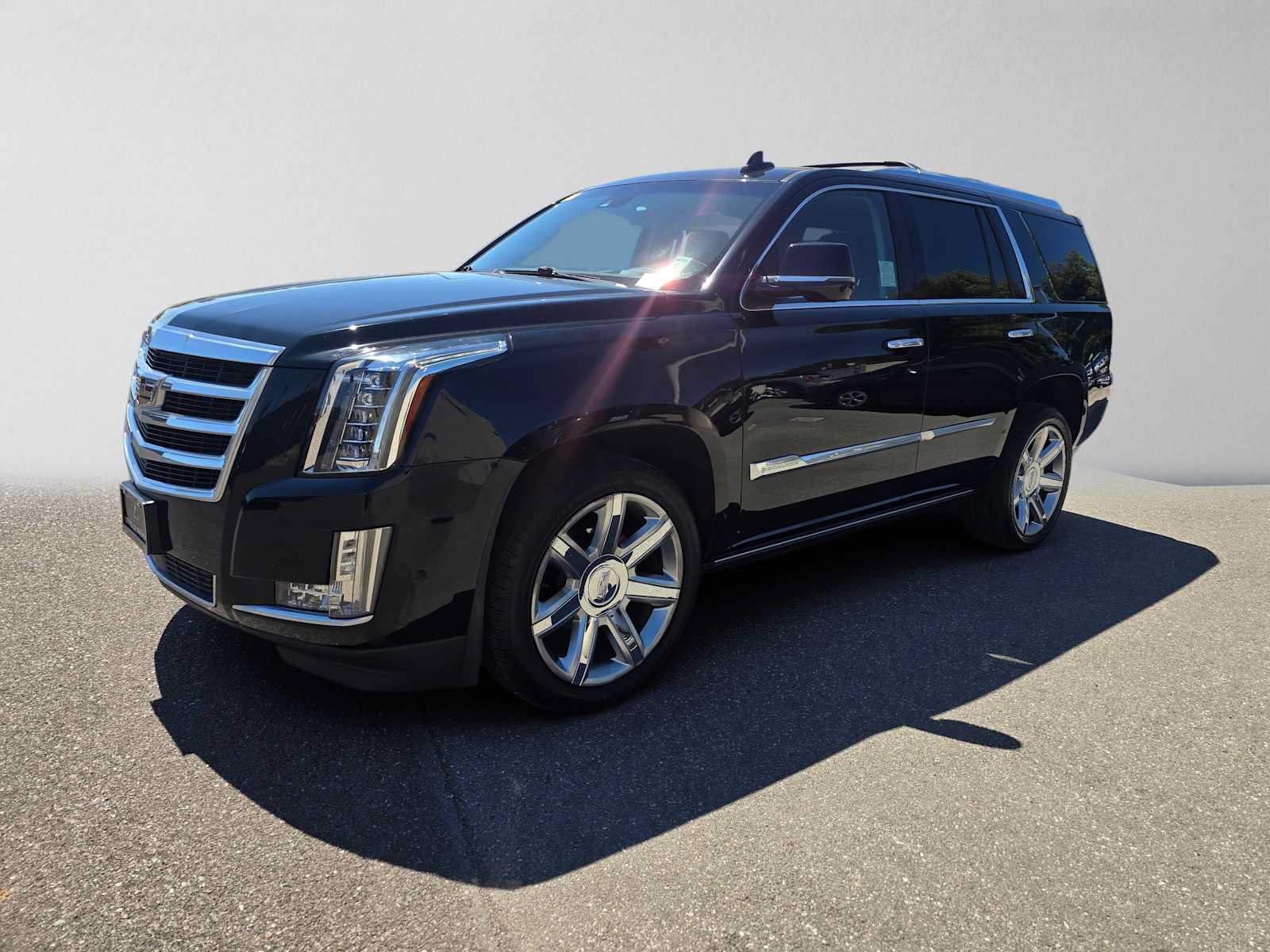 Used 2017 Cadillac Escalade Premium Luxury AWD/4WD image 7