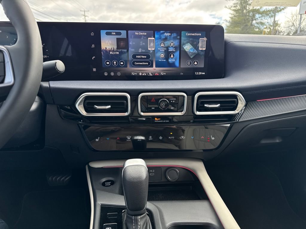 New 2026 Nissan Sentra SL w/ Floor Mat Package FWD image 19