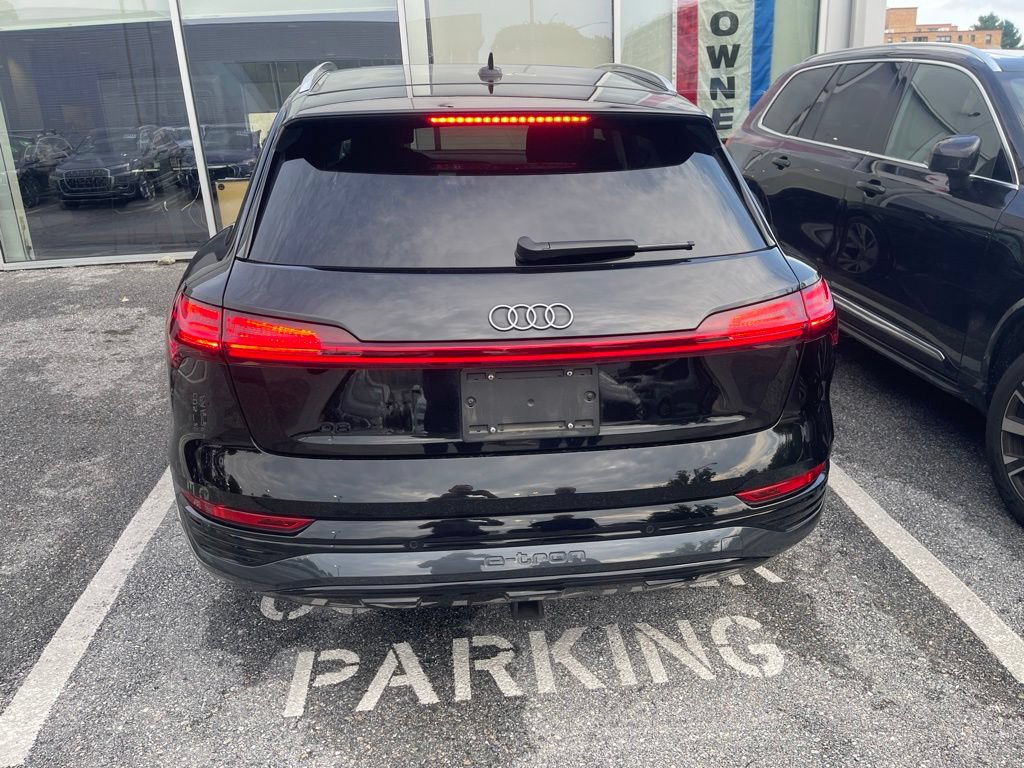 Certified 2024 Audi Q8 e-tron Premium Plus w/ Premium Plus Package AWD/4WD image 5