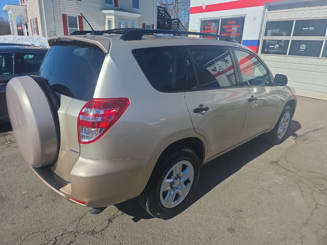 Used 2012 Toyota RAV4 Base 4x4 4dr SUV w/ Value Pkg image 7