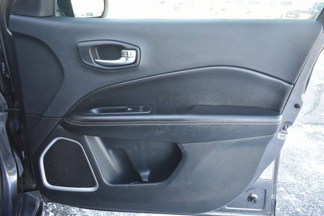 Used 2019 Jeep Compass Latitude w/ Popular Equipment Group image 40