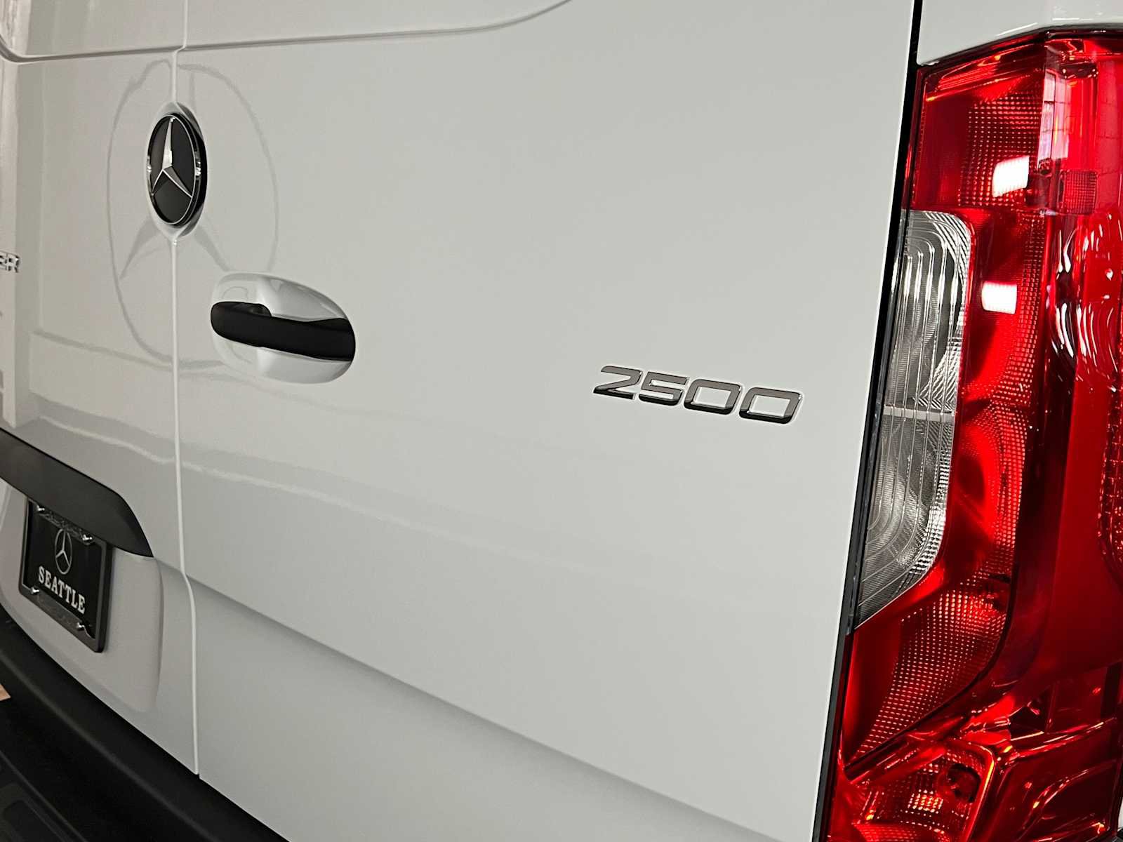 Used 2025 Mercedes-Benz Sprinter 2500 image 16