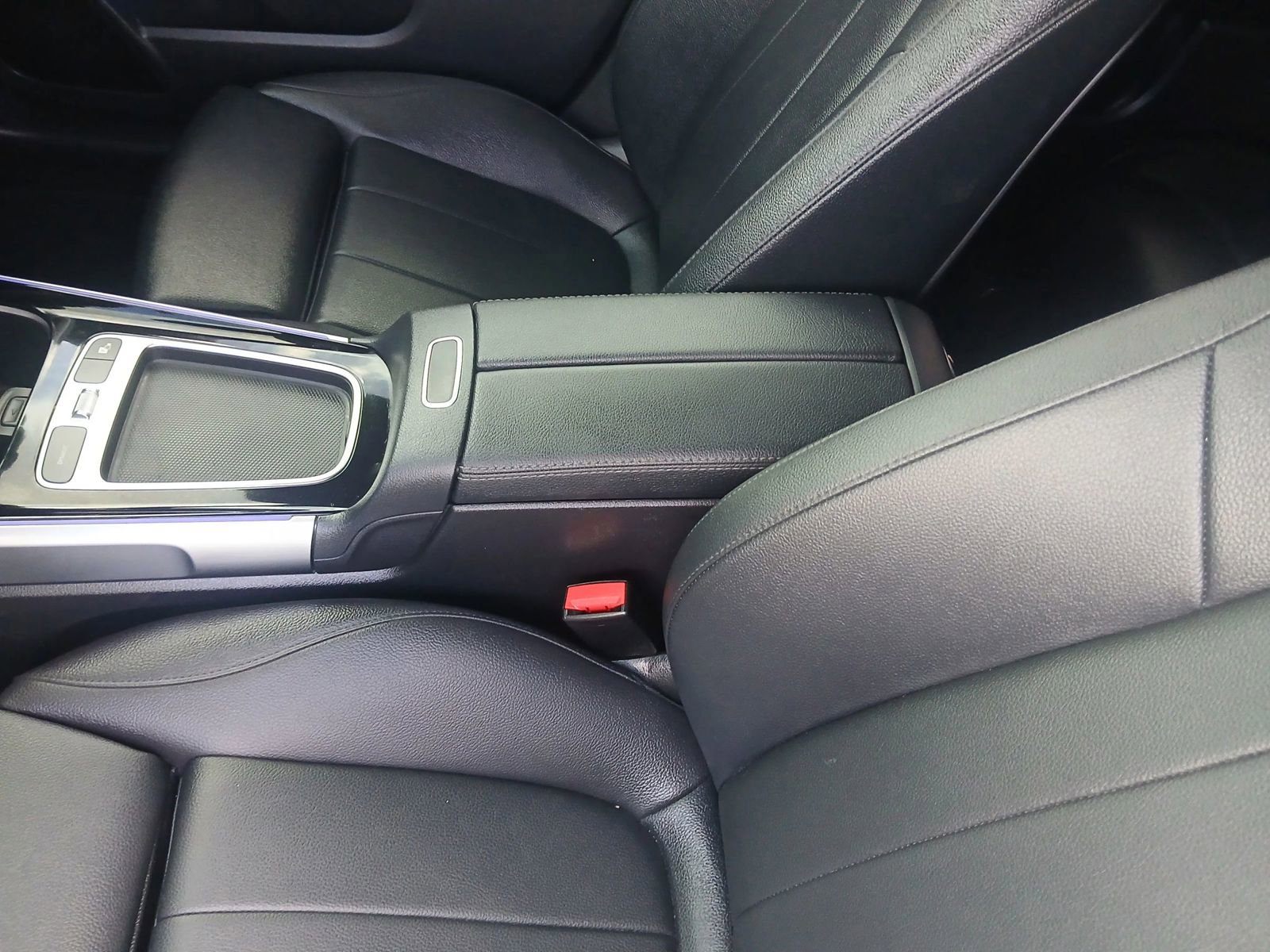 Used 2024 Mercedes-Benz EQB 300 4MATIC w/ Winter Package image 8