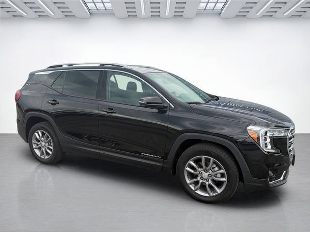 Used 2022 GMC Terrain SLT AWD/4WD image 2