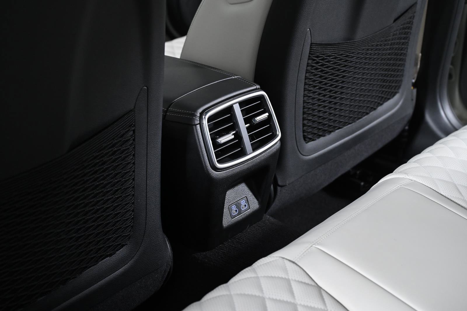 Used 2024 Genesis G70 3.3T Advanced w/ Sport Prestige Package image 35