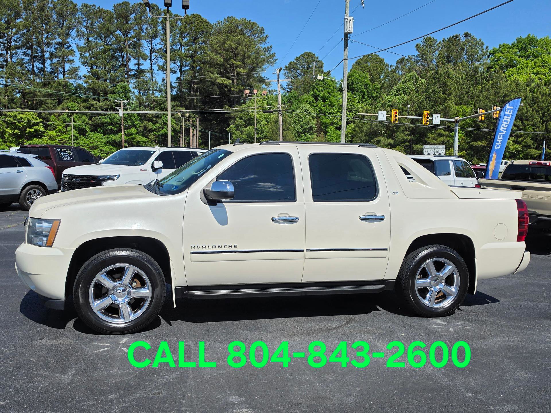 Used 2012 Chevrolet Avalanche LTZ AWD/4WD image 2