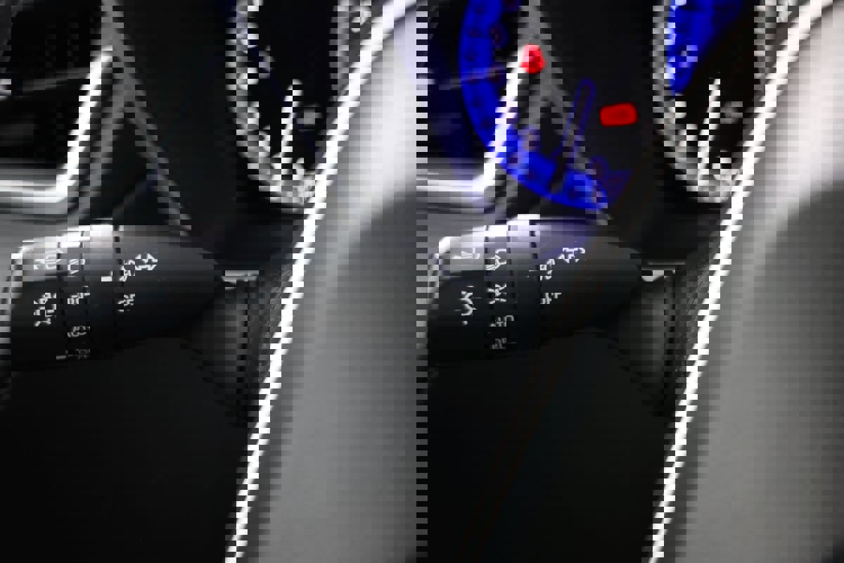 Used 2022 Toyota Corolla Cross XLE image 24