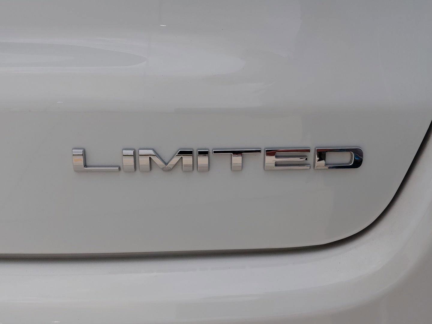 Used 2025 Jeep Compass Limited AWD/4WD image 19