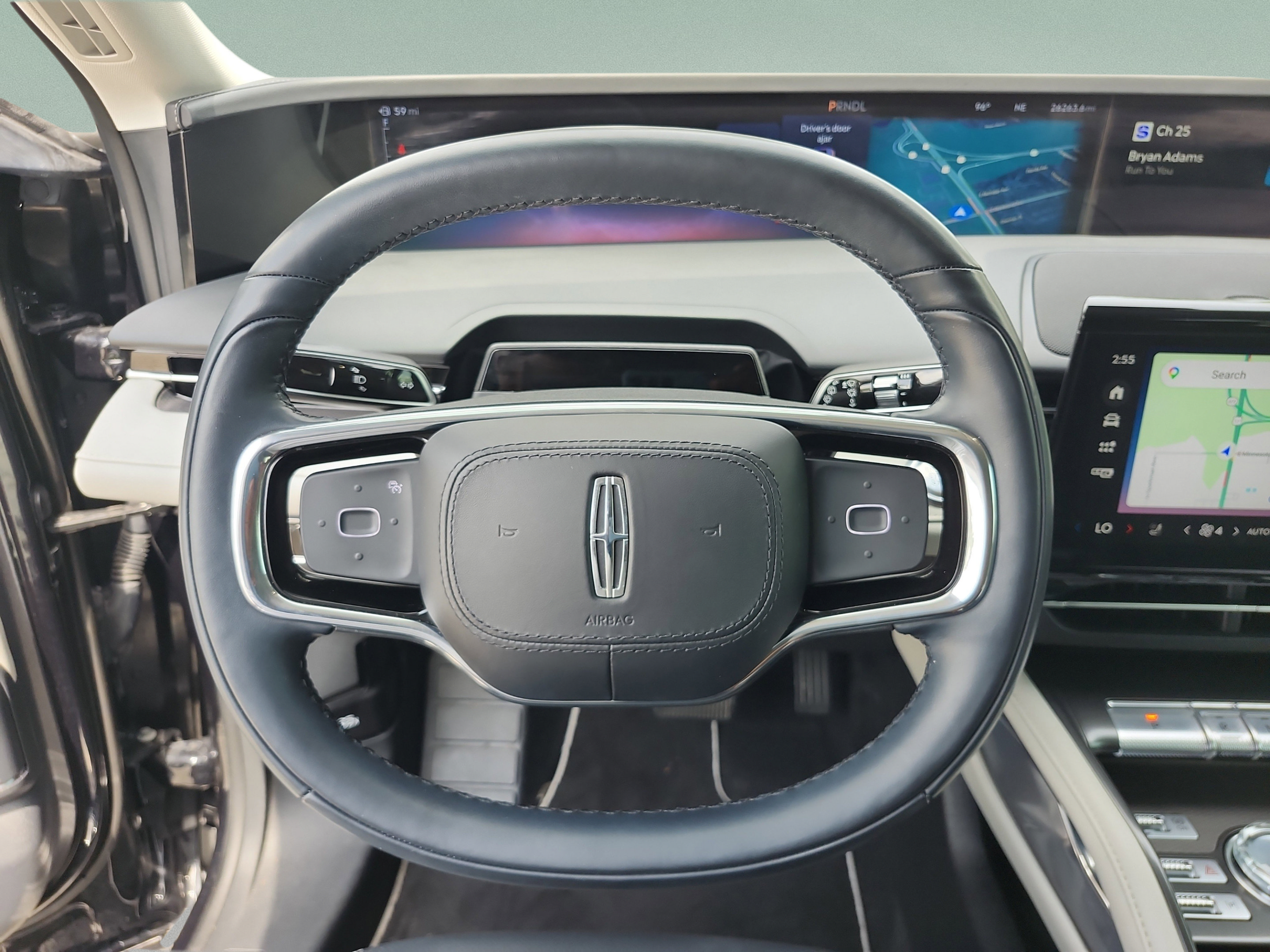 Used 2025 Lincoln Nautilus Premier AWD/4WD image 9