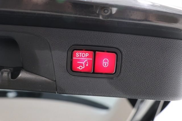 Used 2020 Mercedes-Benz GLC 300 4MATIC image 37
