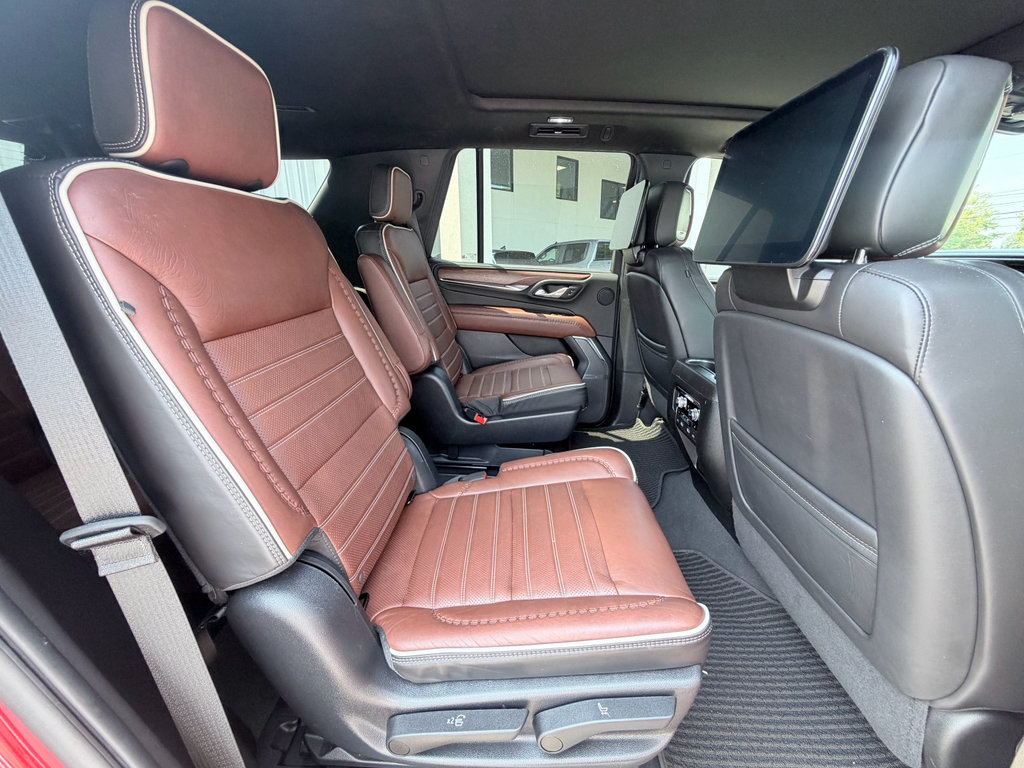 Used 2023 GMC Yukon Denali Ultimate AWD/4WD image 29