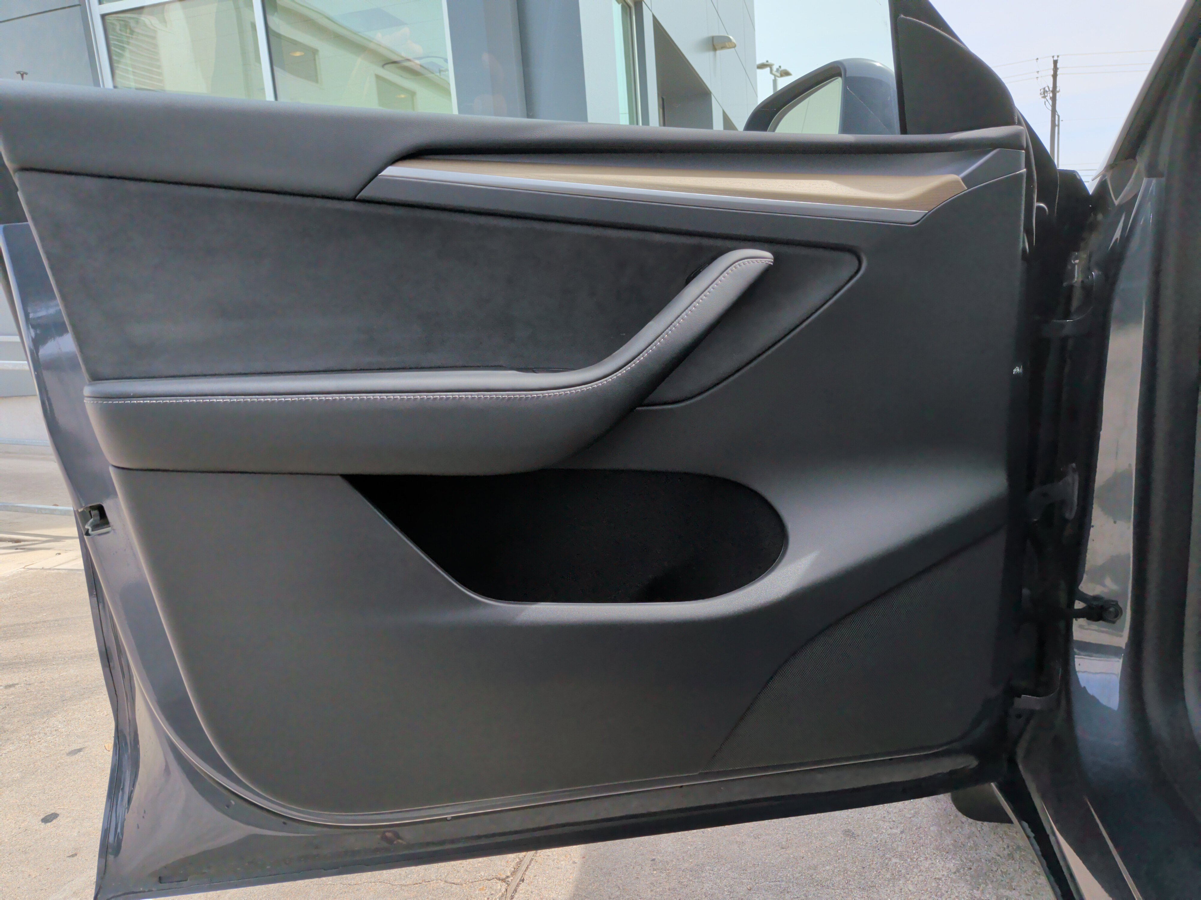 Used 2023 Tesla Model Y AWD image 14