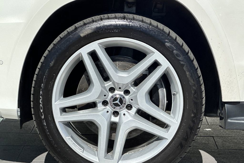 Used 2016 Mercedes-Benz GL 550 4MATIC image 32