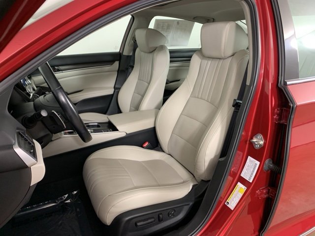 Used 2020 Honda Accord Touring image 28
