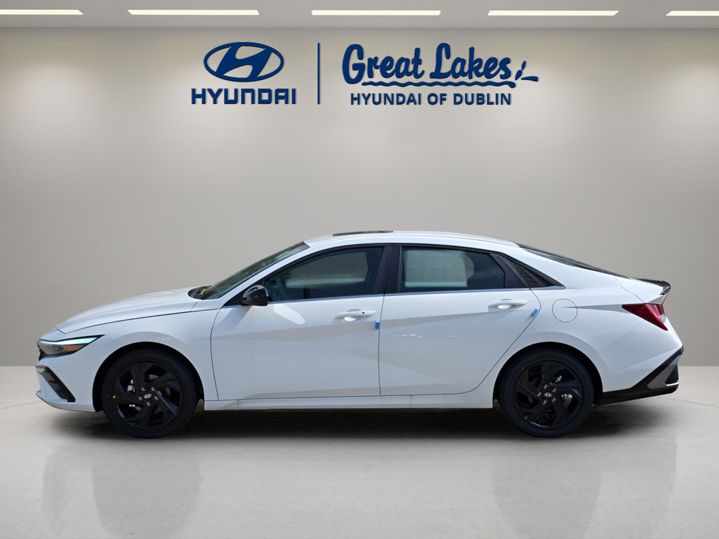 New 2026 Hyundai Elantra SEL Sport Premium FWD image 2