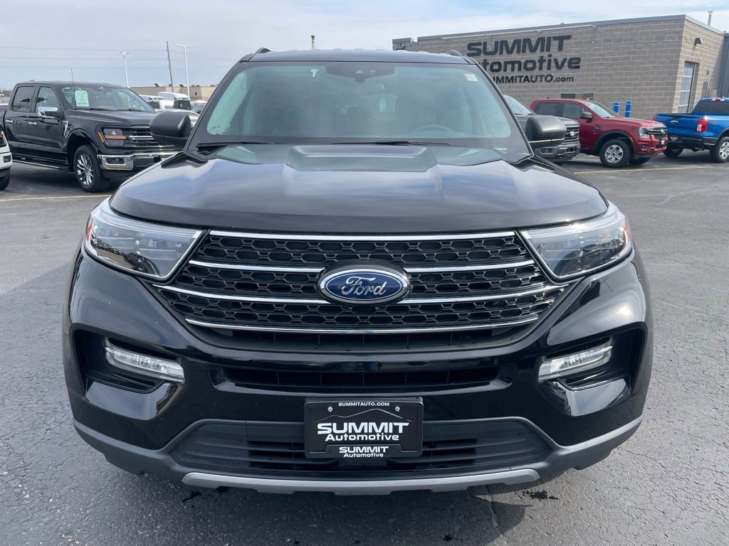 Used 2023 Ford Explorer XLT w/ Equipment Group 202A AWD/4WD image 27