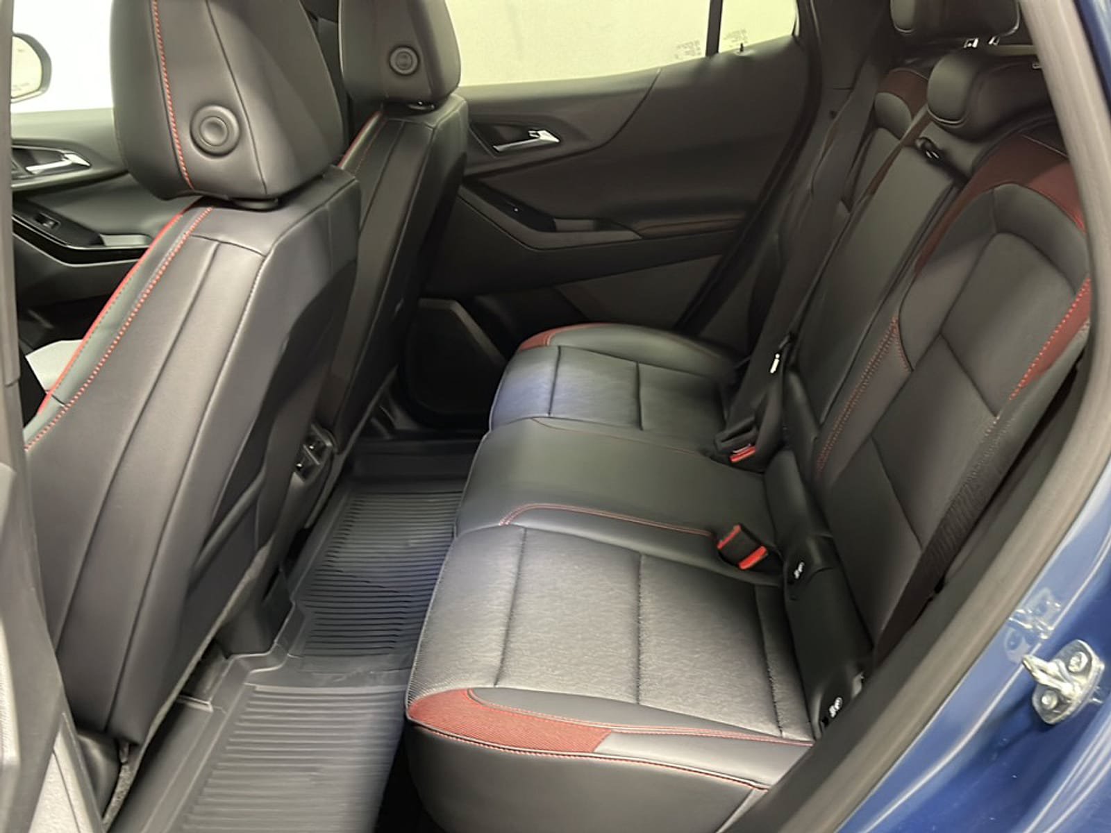 New 2027 Chevrolet Equinox RS w/ LPO, Floor Liner Package AWD/4WD image 15