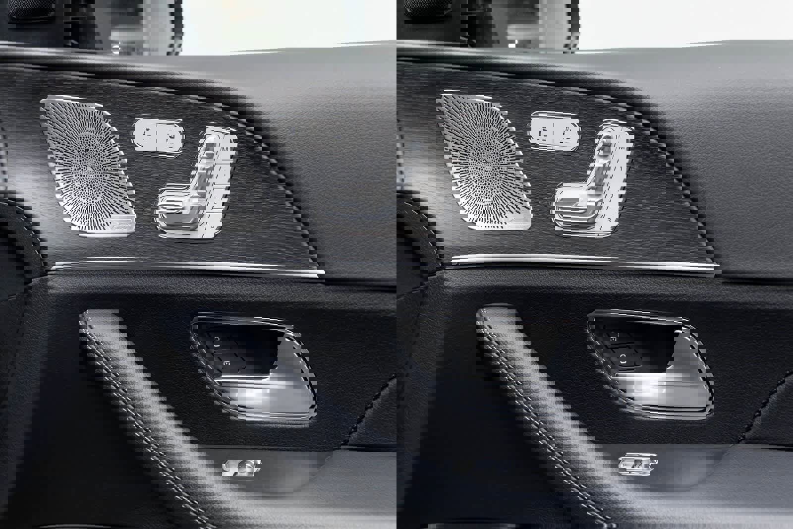 Used 2025 Mercedes-Benz GLE 450e 4MATIC w/ Driver Assistance Package image 44