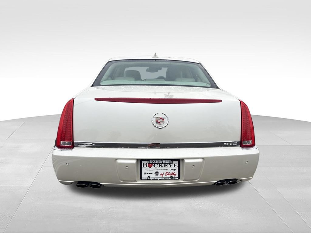 Used 2011 Cadillac DTS Platinum FWD image 4